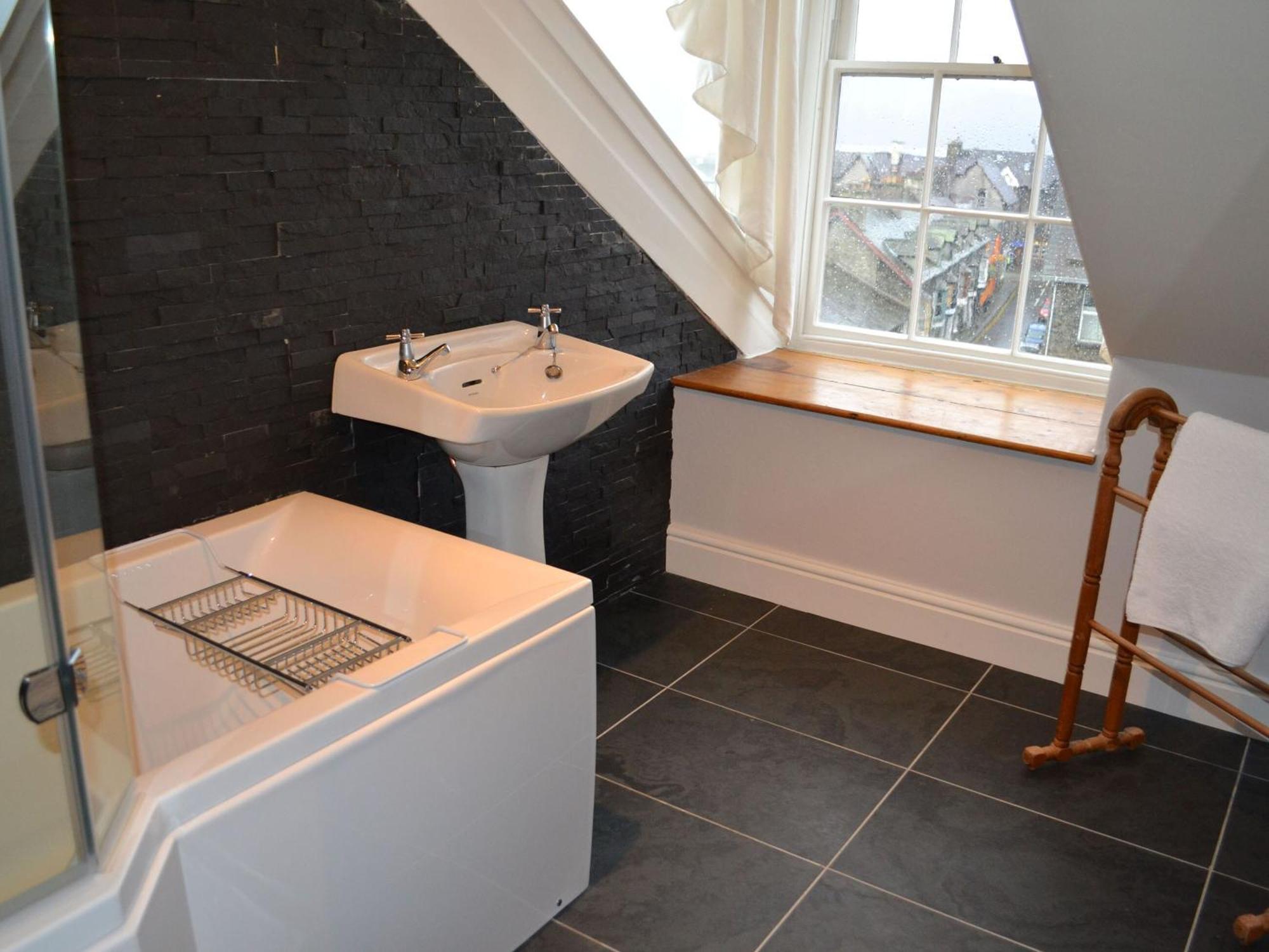 Lake View Apartment Bowness-on-Windermere Extérieur photo